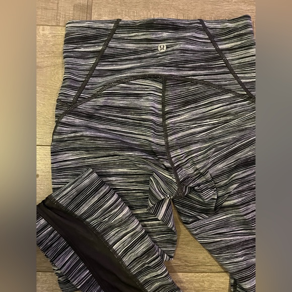 LULU LEGGINGS! - Picture 2 of 2